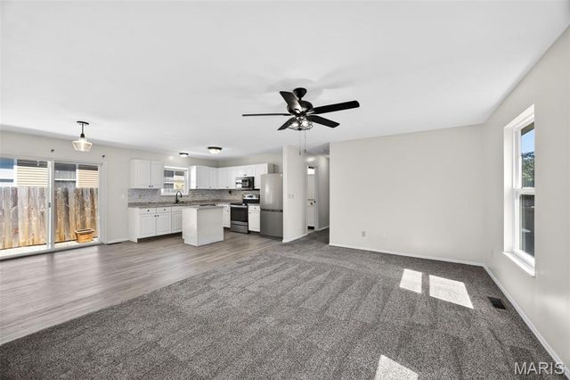 232 Autumn Oaks Drive, Troy, MO 63379