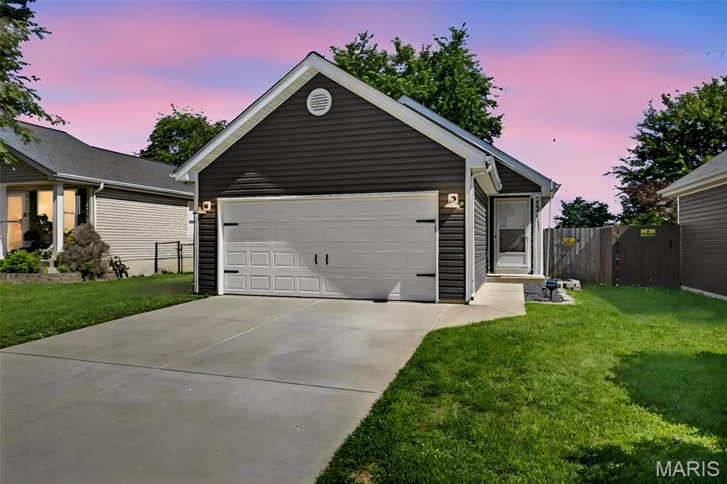 232 Autumn Oaks Drive, Troy, MO 63379
