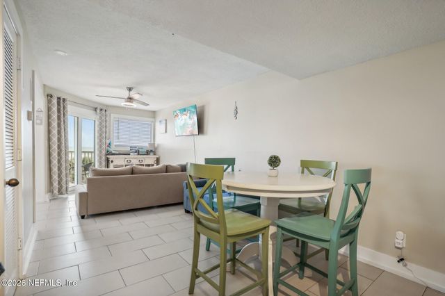 413 1ST Street S 303, Jacksonville Beach, FL 32250