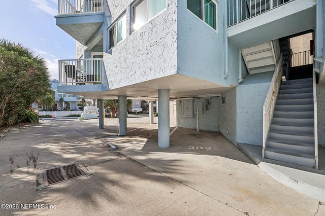 413 1ST Street S 303, Jacksonville Beach, FL 32250