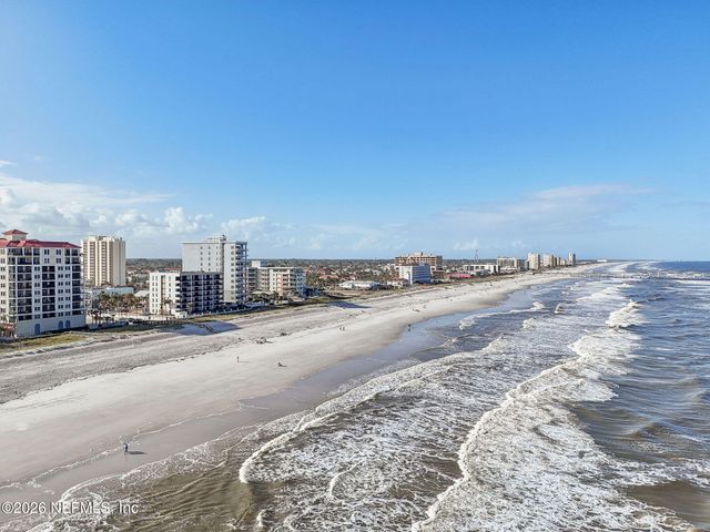 413 1ST Street S 303, Jacksonville Beach, FL 32250