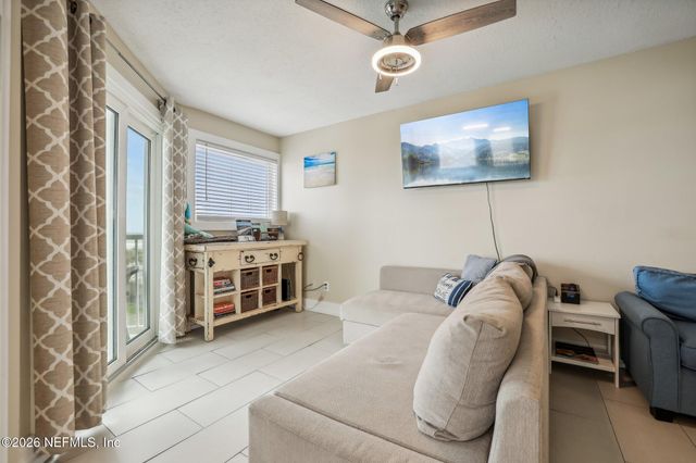 413 1ST Street S 303, Jacksonville Beach, FL 32250