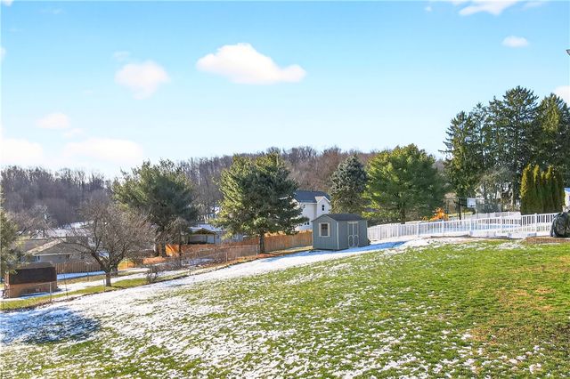 111 Lopez Dr, South Union Twp, PA 15401