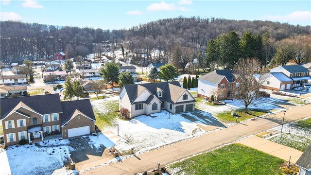 111 Lopez Dr, South Union Twp, PA 15401