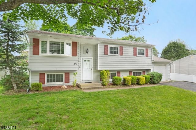 35 Saint Marys Dr, Roxbury Twp., NJ 07876