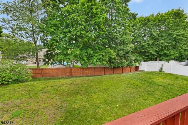 35 Saint Marys Dr, Roxbury Twp., NJ 07876