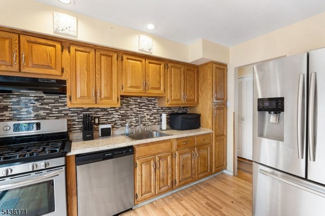 35 Saint Marys Dr, Roxbury Twp., NJ 07876