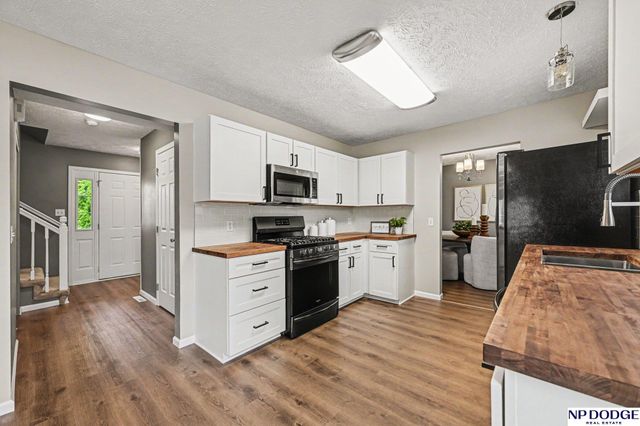 11259 S 202 Circle, Gretna, NE 68028