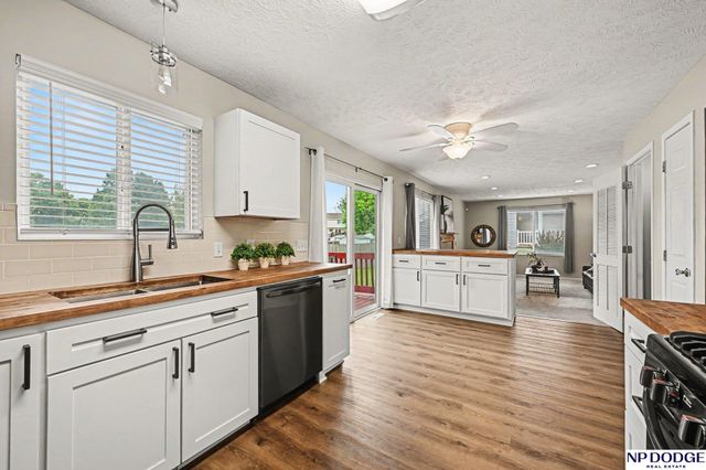 11259 S 202 Circle, Gretna, NE 68028