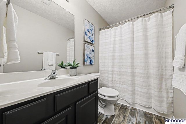 11259 S 202 Circle, Gretna, NE 68028