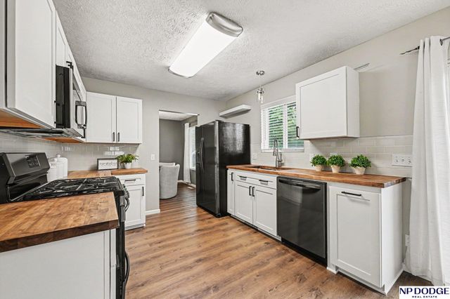 11259 S 202 Circle, Gretna, NE 68028