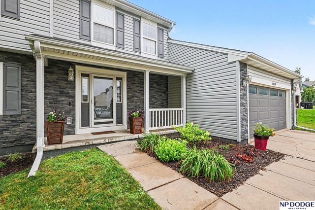 11259 S 202 Circle, Gretna, NE 68028