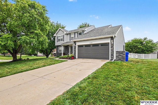 11259 S 202 Circle, Gretna, NE 68028