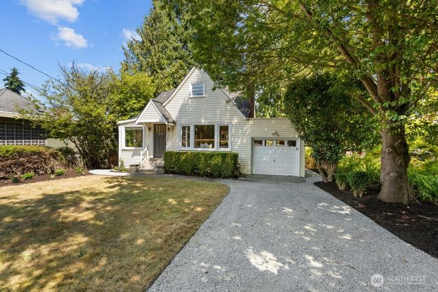 9718 12th Avenue NW, Seattle, WA 98117