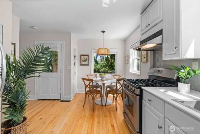 9718 12th Avenue NW, Seattle, WA 98117