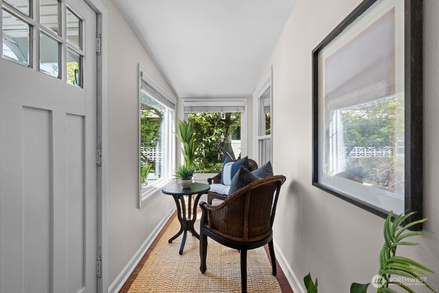9718 12th Avenue NW, Seattle, WA 98117