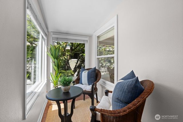 9718 12th Avenue NW, Seattle, WA 98117