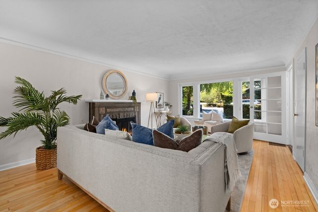 9718 12th Avenue NW, Seattle, WA 98117