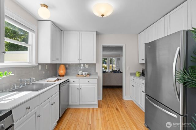 9718 12th Avenue NW, Seattle, WA 98117