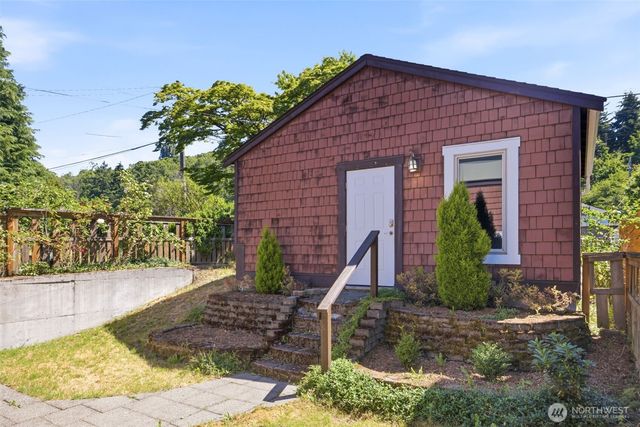 5804 17th Avenue S, Seattle, WA 98108
