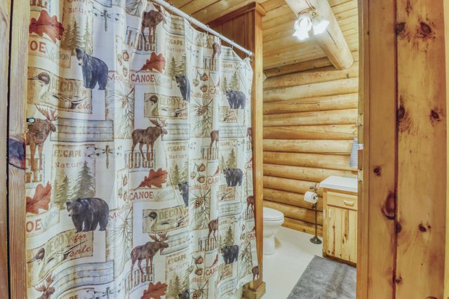 21748 E Height Of Land Drive, Detroit Lakes, MN 56501