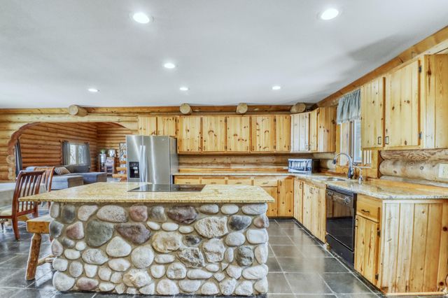 21748 E Height Of Land Drive, Detroit Lakes, MN 56501