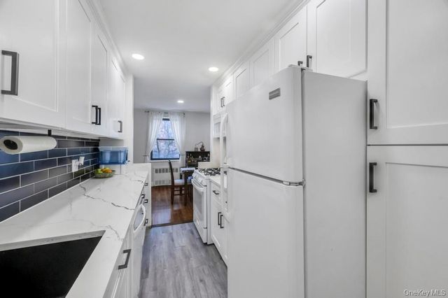 2 Birchwood Court 3D, Mineola, NY 11501