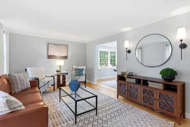 10 Arnold Road, Framingham, MA 01701