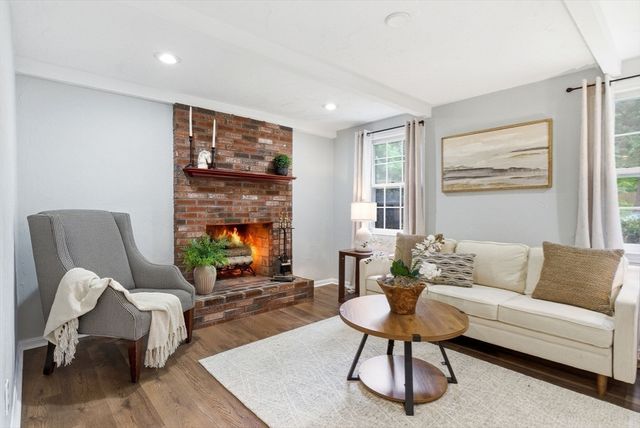 10 Arnold Road, Framingham, MA 01701