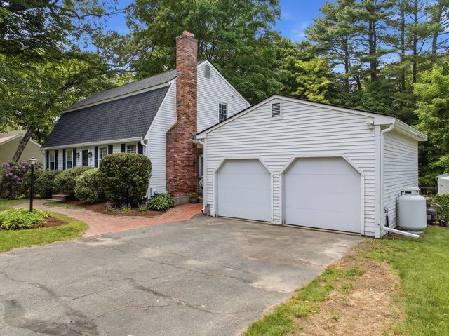10 Arnold Road, Framingham, MA 01701
