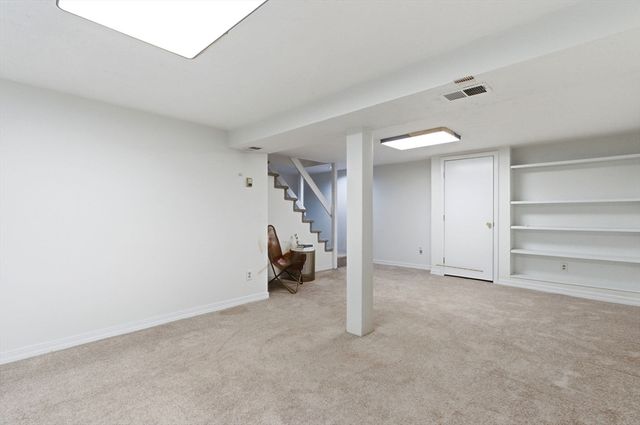 10 Arnold Road, Framingham, MA 01701