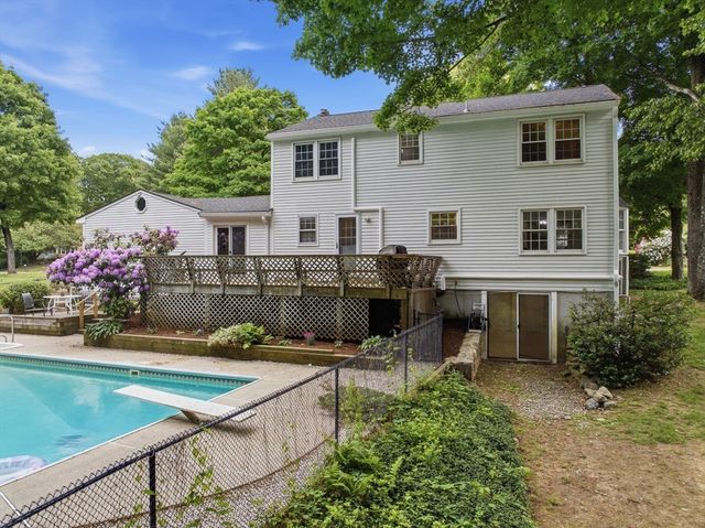 10 Arnold Road, Framingham, MA 01701