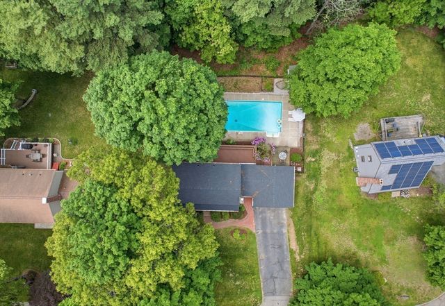 10 Arnold Road, Framingham, MA 01701
