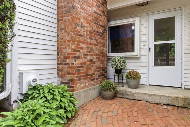 10 Arnold Road, Framingham, MA 01701
