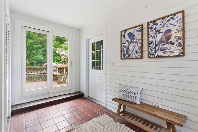 10 Arnold Road, Framingham, MA 01701