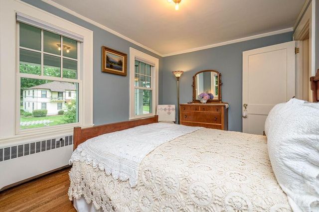 832 4th Avenue W, Hendersonville, NC 28739