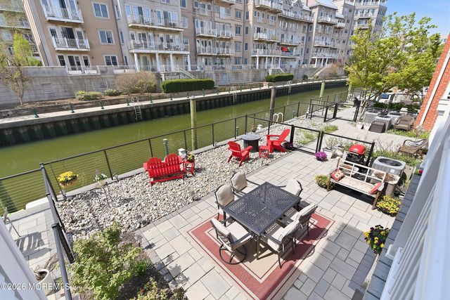 26 Half Moon Isle Isle, Jersey City, NJ 07305