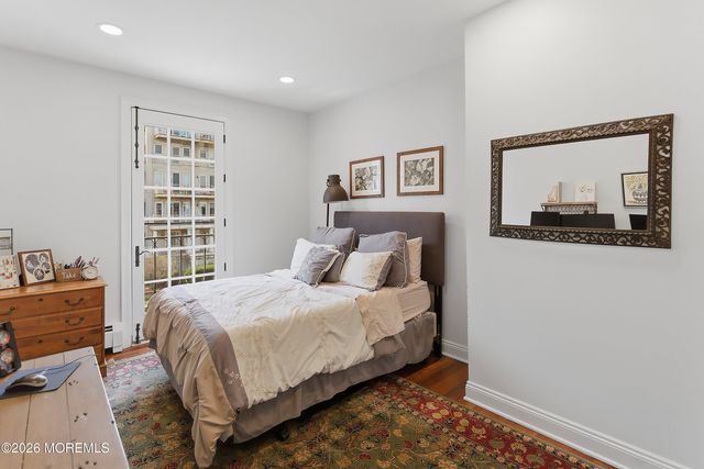 26 Half Moon Isle Isle, Jersey City, NJ 07305