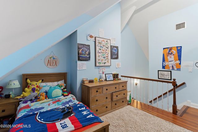 26 Half Moon Isle Isle, Jersey City, NJ 07305