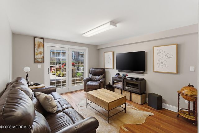 26 Half Moon Isle Isle, Jersey City, NJ 07305