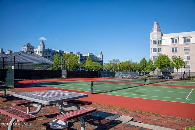 26 Half Moon Isle Isle, Jersey City, NJ 07305