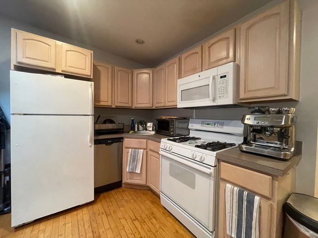 39 Salutation St 4A, Boston, MA 02109