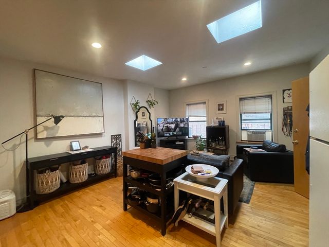 39 Salutation St 4A, Boston, MA 02109