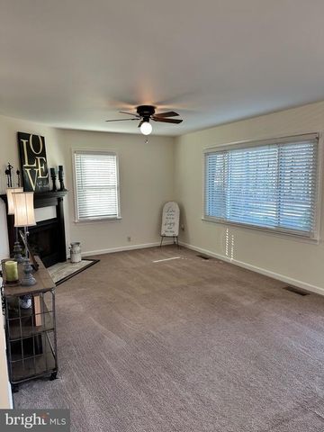 5527 SMITH STATION RD, Fredericksburg, VA 22407