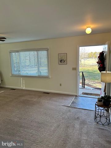 5527 SMITH STATION RD, Fredericksburg, VA 22407