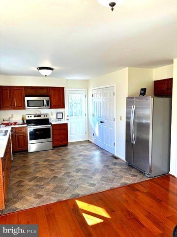 5527 SMITH STATION RD, Fredericksburg, VA 22407