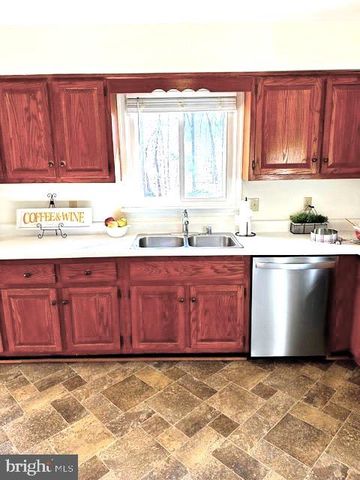 5527 SMITH STATION RD, Fredericksburg, VA 22407