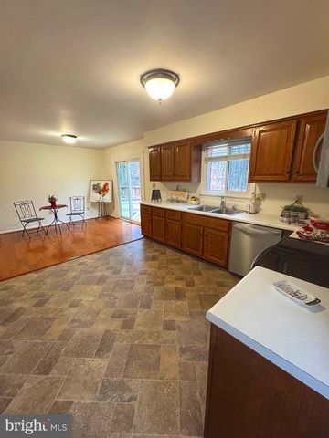 5527 SMITH STATION RD, Fredericksburg, VA 22407