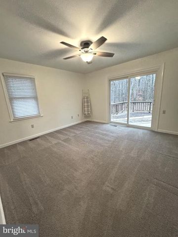 5527 SMITH STATION RD, Fredericksburg, VA 22407