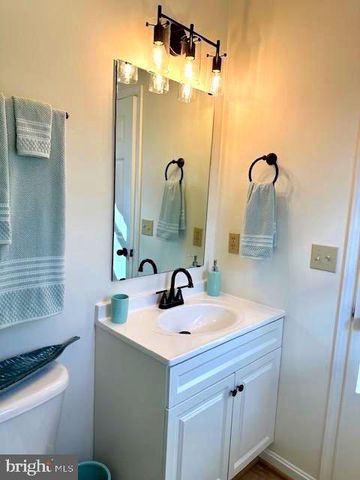 5527 SMITH STATION RD, Fredericksburg, VA 22407